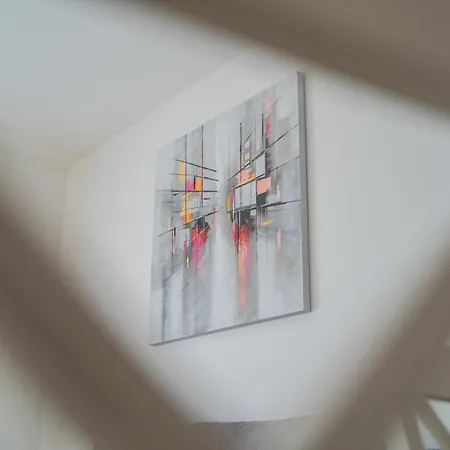 Laurel Apartment