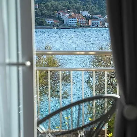 Apartment Laurel Tisno
