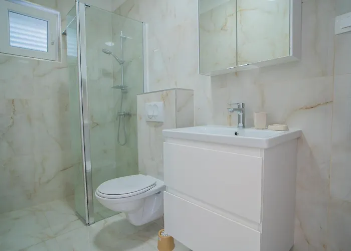 Laurel Apartmán Tisno