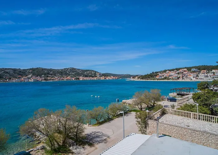 Laurel Apartman Tisno